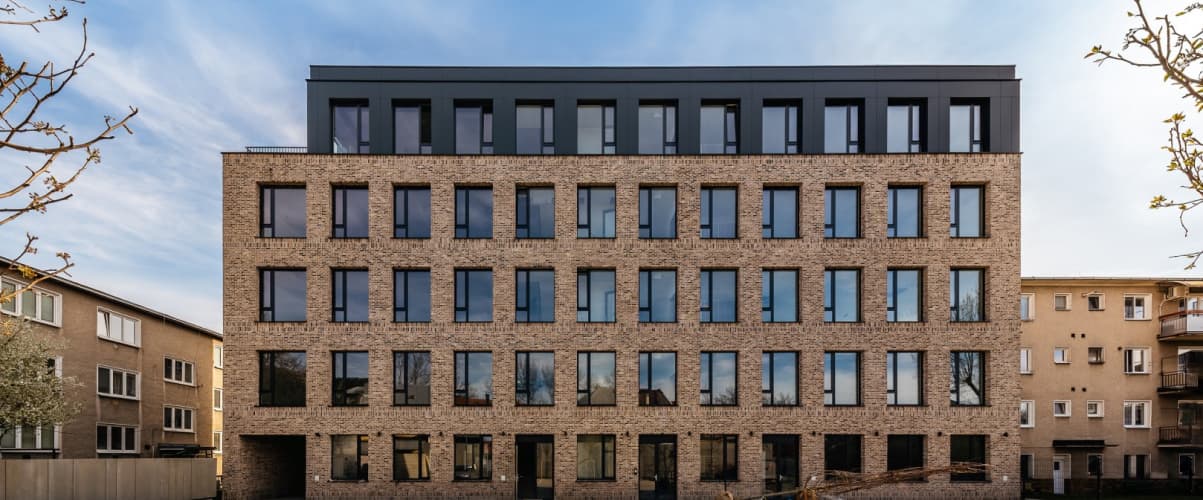 BÜROGEBÄUDE
